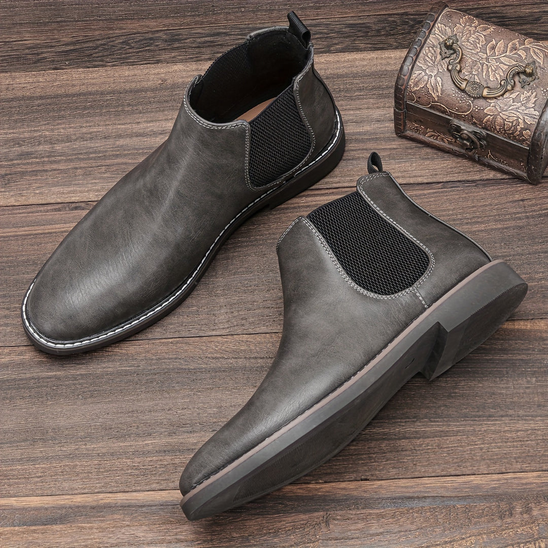 Harrington’s Refined Appeal | Round Toe Chelsea Boots